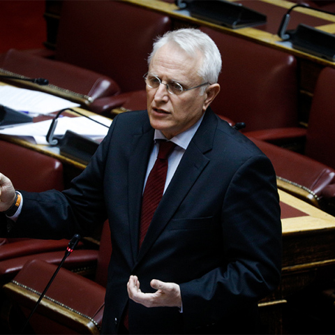 Γιάννης Ραγκούσης