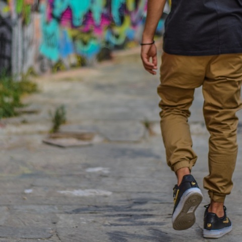 Eurostat: Σημαντικές υλικές και κοινωνικές στερήσεις το 6% των νέων στην ΕΕ