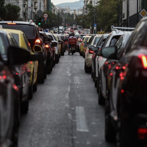 Κίνηση τώρα: Μποτιλιάρισμα σε Κηφισό, Κηφισίας και Αλεξάνδρας
