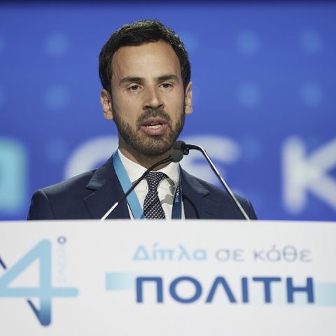 Νίκος Ρωμανός: «Χάιδεμα» της τιμωρητικής διάθεσης των ψηφοφόρων Χρυσής Αυγής - Κασιδιάρη η στάση του ΣΥΡΙΖΑ στο θέμα της κυβερνητικής τροπολογίας. 