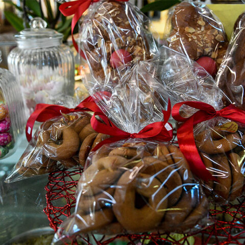 Πασχαλινά τσουρέκια