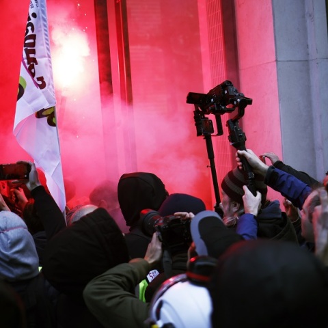 Γαλλία: Διαδηλωτές εισέβαλαν στα κεντρικά της Louis Vuitton στο Παρίσι