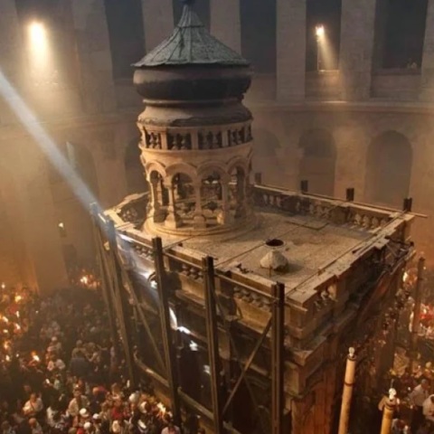 Πάσχα 2023 - Άγιο Φως: Πλήθος πιστών για την τελετή αφής στα Ιεροσόλυμα