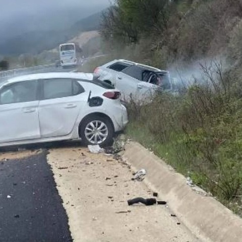 Αλεξανδρούπολη: Τέσσερις νεκροί και επτά βαριά τραυματίες σε τροχαίο την Εγνατία Οδό