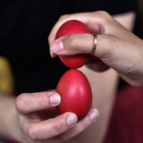 Καιρός την Κυριακή του Πάσχα: Με συννεφιά και μπόρες το ψήσιμο