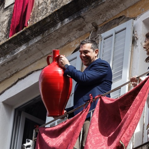 Τσίπρας: Πρώτη Ανάσταση στην Κέρκυρα - Με την ευχή να ακολουθήσουν κι άλλες