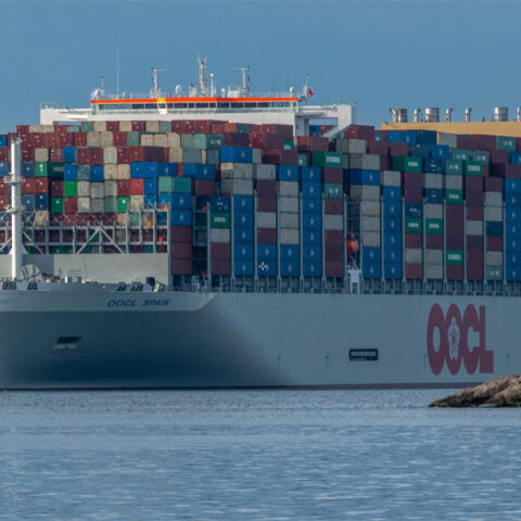 Στον Πειραιά το OOCL SPAIN
