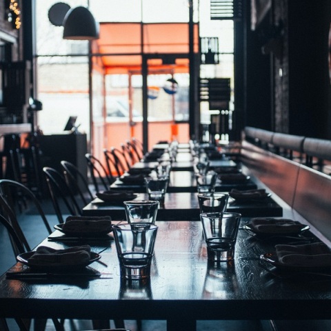 ΑΑΔΕ: Φοροδιαφυγή άνω των 600.000 από γνωστό bar restaurant στη Γλυφάδα