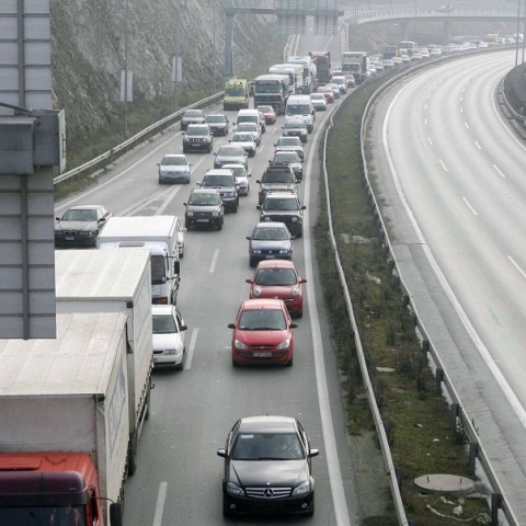 Θεσσαλονίκη: Καραμπόλα 7 αυτοκινήτων στην Περιφερειακή Οδό