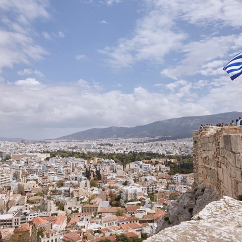 O καναδικός οίκος DBRS έδωσε στην Ελλάδα την επενδυτική βαθμίδα