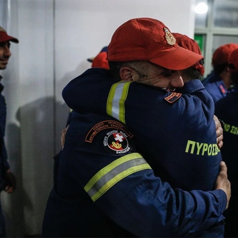 Σεισμός στην Τουρκία: Ο Ρετζέπ Ταγίπ Ερντογάν βράβευσε την ΕΜΑΚ και την ΕΚΑΒ