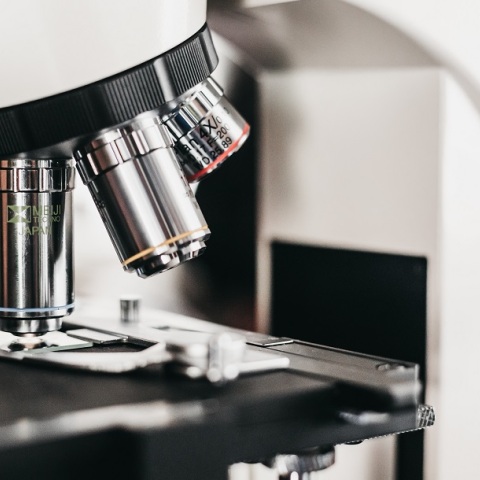 Κορωνοϊός: Δύο καινοτόμες χημικές ουσίες για φάρμακο από Έλληνες ερευνητές