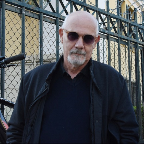 Ο Γιώργος Κιμούλης έξω από τα δικαστήρια