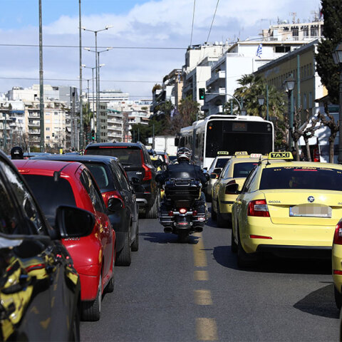 Κίνηση στους δρόμους της Αθήνας