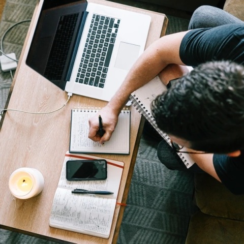 Ανεργία: Toν Μάρτιο το ποσοστό μειώθηκε στο 6% στην ΕΕ και στο 6,5% στην Ευρωζώνη