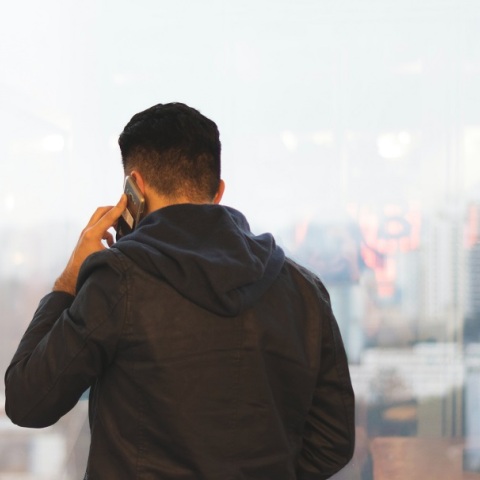 Τα τηλεφωνήματα στο κινητό συνδέονται με αυξημένο κίνδυνο για υψηλή αρτηριακή πίεση