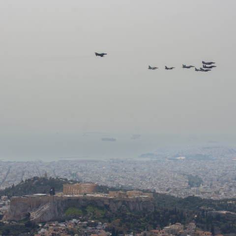 Διέλευση αεροσκαφών πάνω από την Ακρόπολη