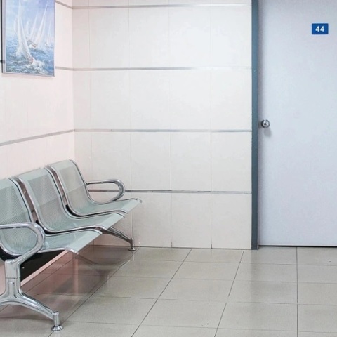 Υπάλληλος νοσοκομείου χορηγούσε πλαστές βεβαιώσεις υγείας σε ιερόδουλες