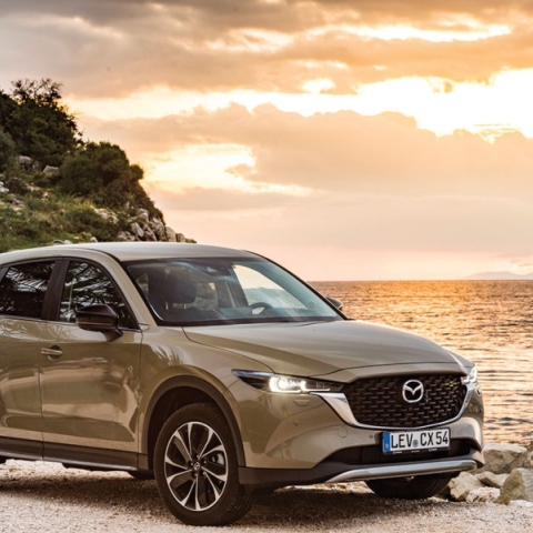 Το ολοκαίνουργιο υβριδικό μοντέλο Mazda CX-5 αποτελεί τον ορισμό ενός μοντέρνου αυτοκινήτου με ένα σπορ χαρακτήρα