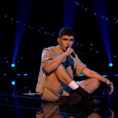 Ο Βίκτωρ Βερνίκος στον β' ημιτελικό της Eurovision