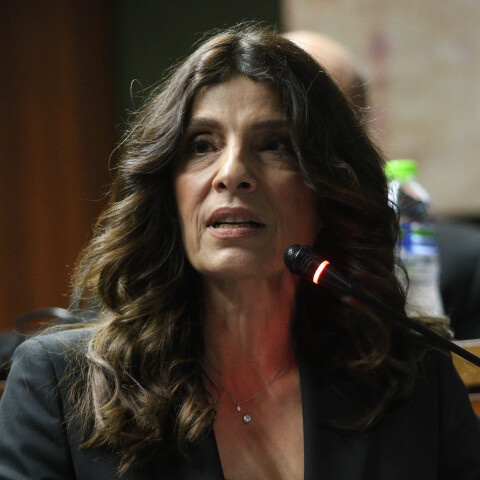 Η Πόπη Τσαπανίδου