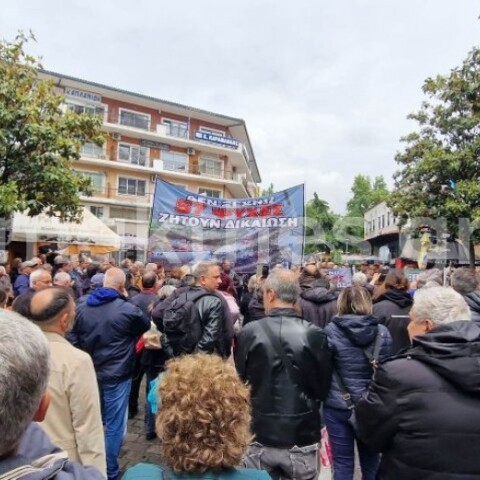 Συγκέντρωση των συγγενών των θυμάτων των Τεμπών στις Σέρρες