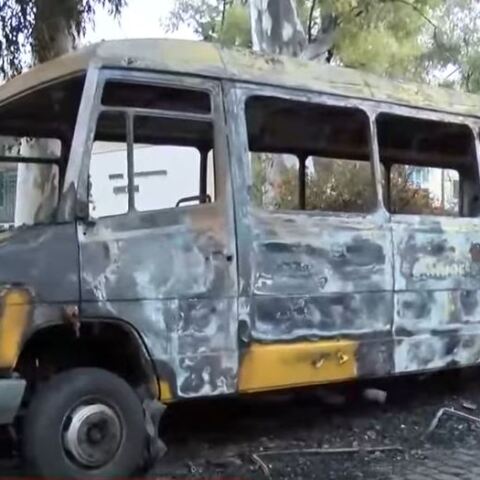 Καμένο σχολικό λεωφορείο στου Ζωγράφου