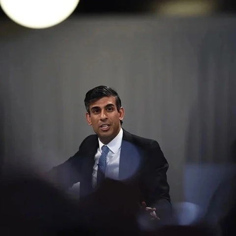 Βρετανία: Απαγορεύεται σε ξένους μεταπτυχιακούς φοιτητές να φέρουν την οικογένειά τους