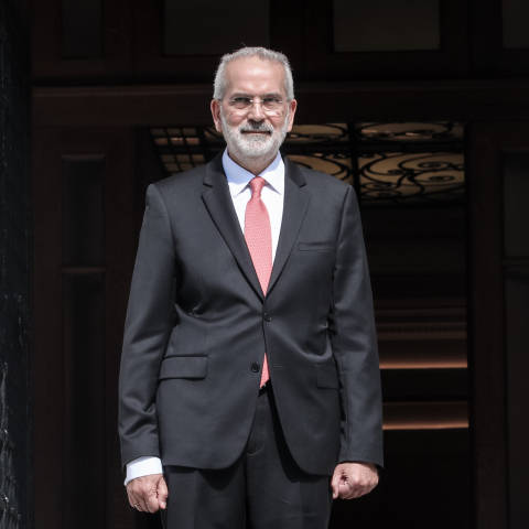 O Iωάννης Σαρμάς