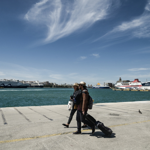 Εκδρομείς στο λιμάνι του Πειραιά