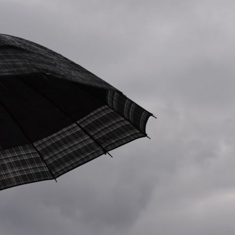 Με διάσπαρτες μπόρες και συννεφιές ο καιρός την Πέμπτη (23.11) 