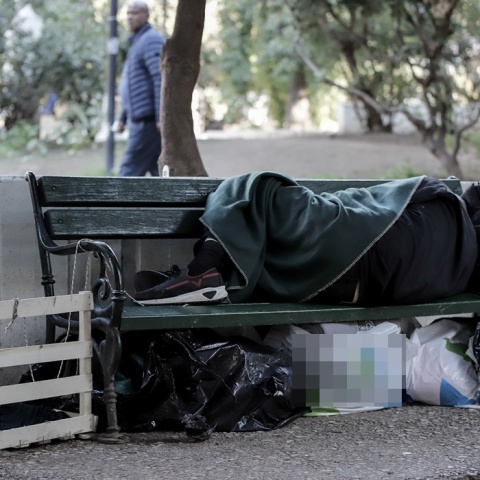 Άστεγος στο κέντρο της Αθήνας