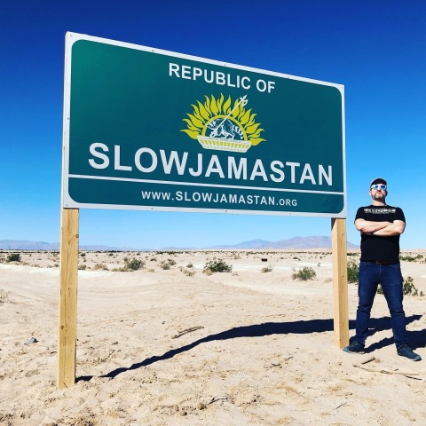 Το μικροέθνος του Slowjamastan