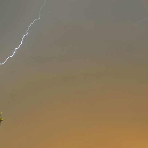 Κεραυνός και ουράνιο τόξο