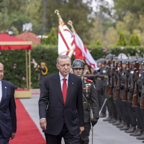 Ο Ρετζέπ Ταγίπ Ερντογάν και ο Ερσίν Τατάρ