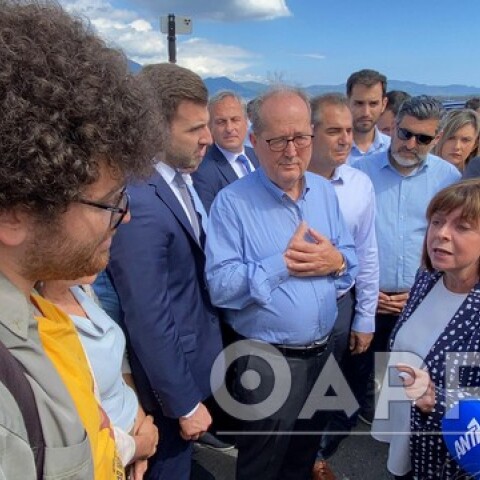 Φραστικό επεισόδιο της ΠτΔ με συγκεντρωμένους στο λιμάνι της Καλαμάτας