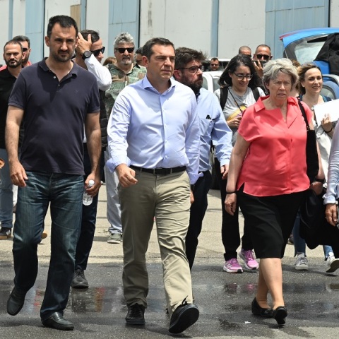 Ναυάγιο στην Πύλο - Στην Καλαμάτα ο Αλέξης Τσίπρας: Ανέβηκαν οι τόνοι για τις συνθήκες της τραγωδίας