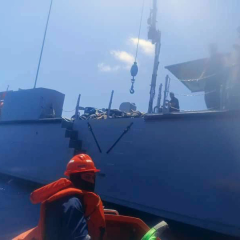 Επιχείρηση διάσωσης για το ναυάγιο στην Πύλο