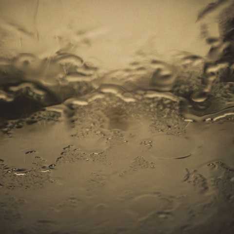 Χαλκιδική: Οδηγός βλέπει ορμητικό χείμαρρο να παρασύρει το ΙΧ του