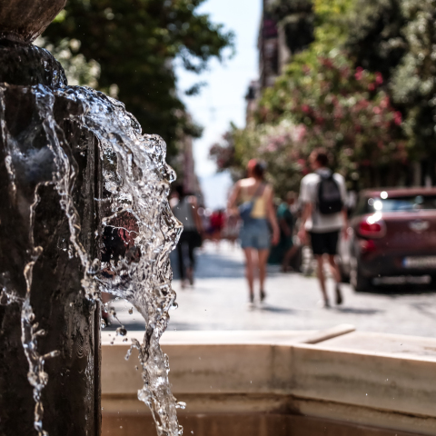 Ζέστη - σιντριβάνι
