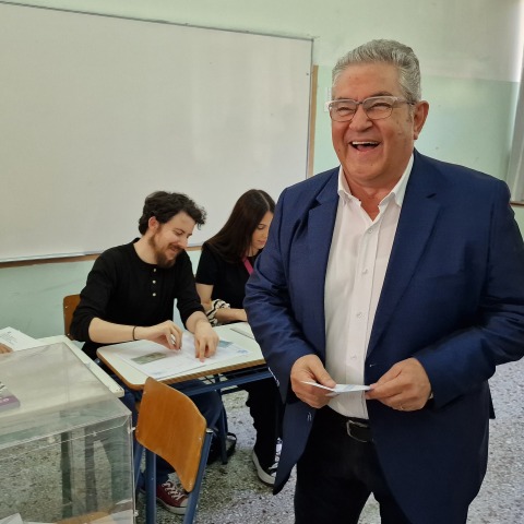 Με ένα ευτράπελο, ψήφισε ο Δημήτρης Κουτσούμπας