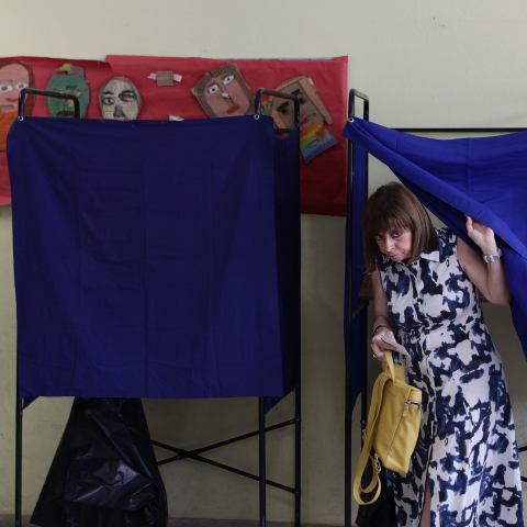 H Kατερίνα Σακελλαροπούλου στην κάλπη