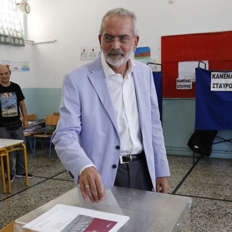 Ο υπηρεσιακός πρωθυπουργός Ιωάννης Σαρμάς άσκησε το εκλογικό του δικαίωμα