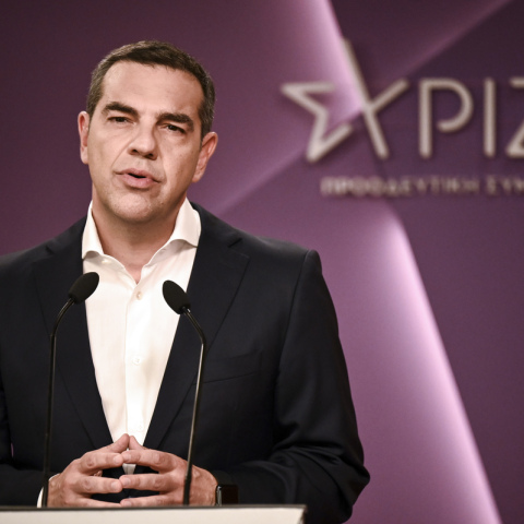 Πώς η συντριπτική ήττα του ΣΥΡΙΖΑ αποδυναμώνει την αξιωματική αντιπολίτευση