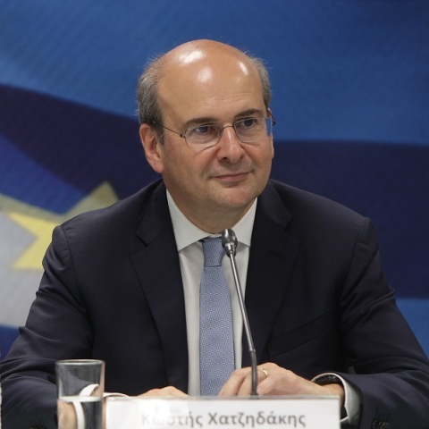 Χατζηδάκης: Καμία απολύτως σκέψη για αύξηση φορολογικών συντελεστών στους ελεύθερους επαγγελματίες