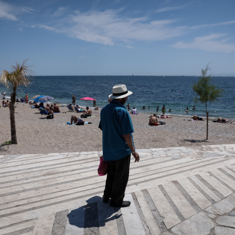 Ηλιόλουστη μέρα στην παραλία του Φλοίσβου