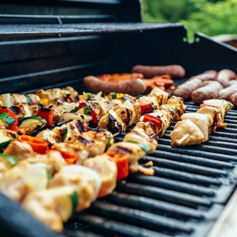 ΕΦΕΤ: Ανακαλούνται μπιφτέκι και σουβλάκι κοτόπουλο