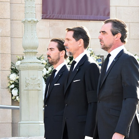 Παύλος και Νικόλαος: Το όνομά μας δεν είναι το Γλύξμπουργκ