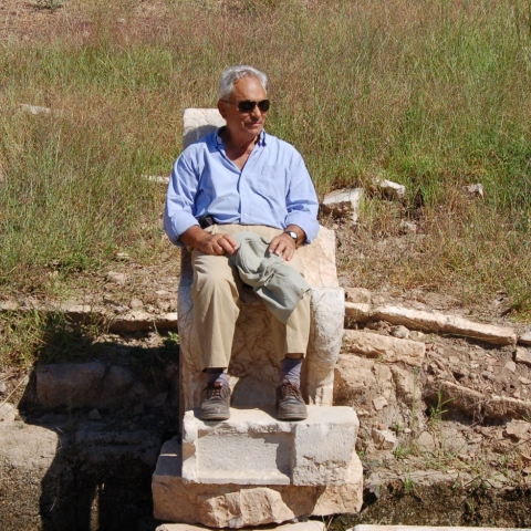 Ο Πέτρος Θέμελης κατά τη διάρκεια ανασκαφών στην αρχαία Μεσσήνη