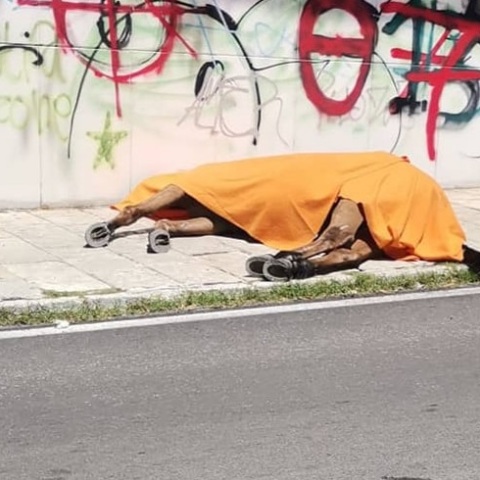 Κέρκυρα: Νεκρό άλογο στη μέση του δρόμου